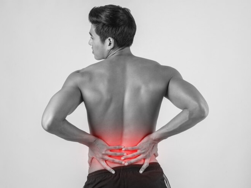 Mid-Back Pain: Symptoms, Causes, Treatment & Exercises