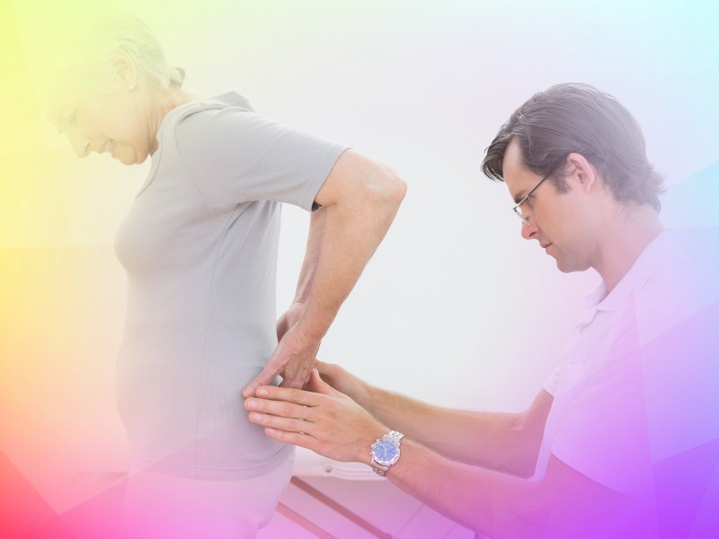 Who treats a rotator cuff tear in the UK