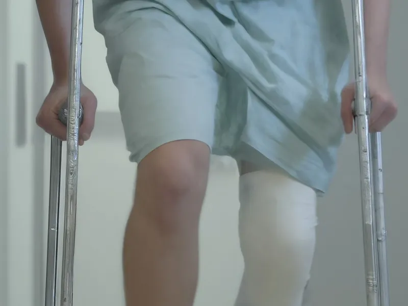 Promoting Healing After Knee Surgery: Expert Advice on Pain Management, Diet, and Long-Term Care