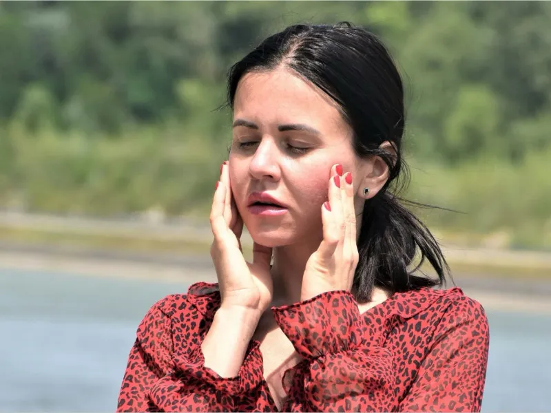 Facial Pain: Symptoms, Causes, Treatment & Exercises
